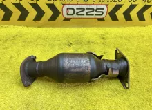 Катализатор TOYOTA ESQUIRE 2015 1741037851 ZRR85G 3ZRFAE, передний