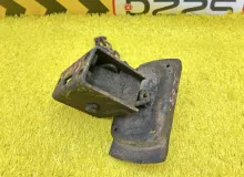 Крепление запасного колеса ISUZU ELF 1998 8943828760 NHR69E 4JG2, заднее
