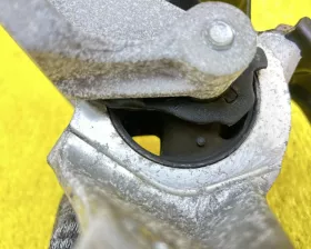 Подушка двигателя Suzuki