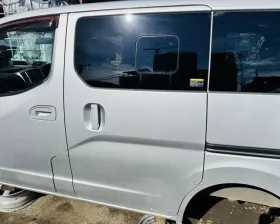 Дверь боковая Nissan