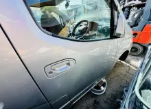 Дверь боковая NISSAN NV200 2011 H010MJX0MA M20 HR16DE, передняя правая