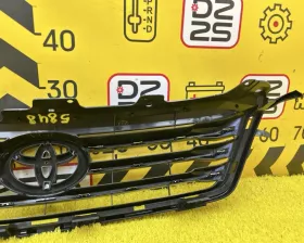 Решетка радиатора Toyota