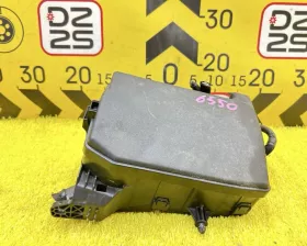 Блок предохранителей Toyota