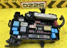 Блок предохранителей LEXUS CT200H 2012 8274176010 ZWA10 2ZRFXE, передний