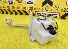 Бачок стеклоомывателя TOYOTA ESQUIRE 2015 8531528340 ZRR85G 3ZRFAE, передний