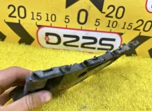 Крепление бампера TOYOTA ESQUIRE 2015 5211628090 ZRR85G 3ZRFAE, переднее левое