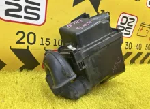 Корпус воздушного фильтра TOYOTA AQUA 2015 1770021200 NHP10 1NZFXE, передний