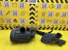 Корпус воздушного фильтра TOYOTA HIACE 2007 1770030160 KDH205V 2KDFTV, передний