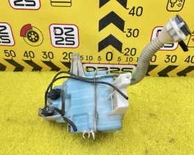 Бачок стеклоомывателя Toyota