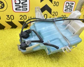 Бачок стеклоомывателя Toyota
