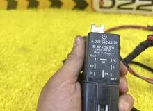Реле включения вентилятора Mercedes-Benz V-CLASS 2008 A0025424419 W639 M272E35/272.978/272978, переднее