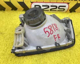 Фара Nissan