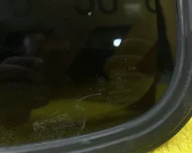 Стекло собачника Nissan