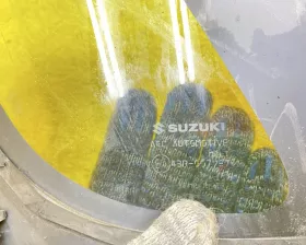 Стекло собачника SUZUKI