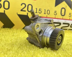 Насос вакуумный Mazda