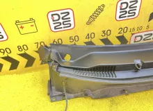 Жабо SUZUKI XBEE 2018/Цвет C7G 7233176R00 MN71S K10C, переднее