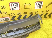 Жабо SUZUKI XBEE 2018/Цвет C7G 7233176R00 MN71S K10C, переднее