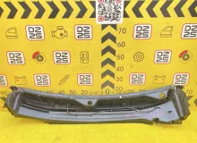 Жабо SUZUKI XBEE 2018/Цвет C7G 7233176R00 MN71S K10C, переднее