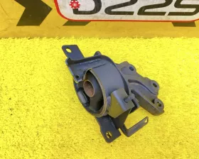 Подушка двигателя Suzuki
