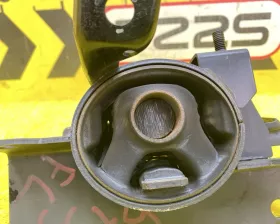 Подушка двигателя Suzuki