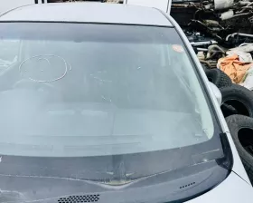 Лобовое стекло NISSAN