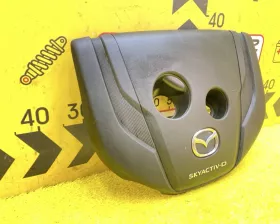 Пластиковая крышка на двс MAZDA