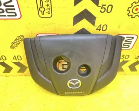 Пластиковая крышка на двс MAZDA