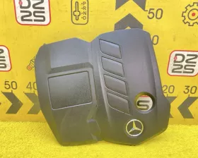 Пластиковая крышка на двс Mercedes-Benz