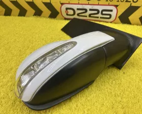 Уши Mercedes-Benz
