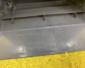 Бардачок между сиденьями Toyota
