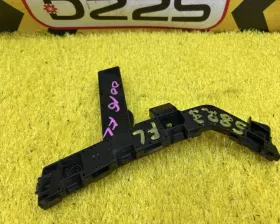 Крепление бампера Honda