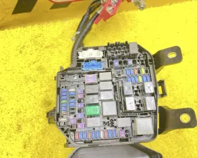 Блок предохранителей MAZDA