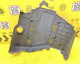 Пластиковая крышка на двс Toyota
