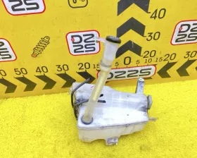 Бачок стеклоомывателя Toyota