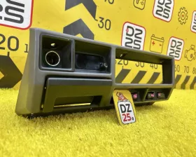 Консоль магнитофона Toyota