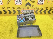 Блок предохранителей TOYOTA TUNDRA 2007/Цвет 202 827410C060 USK51L 3URFE, передний