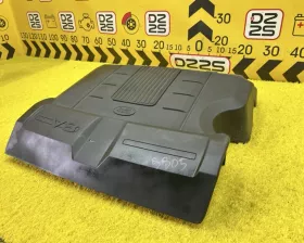 Пластиковая крышка на двс Land Rover