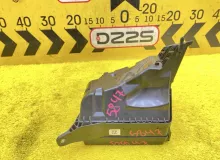 Блок предохранителей TOYOTA HARRIER 2014 8274142030 ZSU60W 3ZRFAE, передний