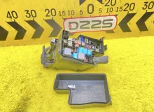 Блок предохранителей TOYOTA HARRIER 2014 8263042020 ZSU60W 3ZRFAE, передний