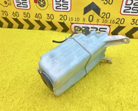 Бачок стеклоомывателя Toyota