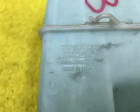 Бачок стеклоомывателя Toyota