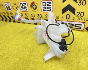 Бачок стеклоомывателя Toyota