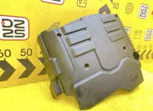 Пластиковая крышка на двс Land Rover DISCOVERY 2006 LBH500083 L319 406PN, передняя