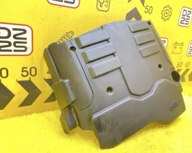 Пластиковая крышка на двс Land Rover