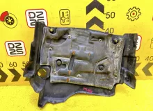 Пластиковая крышка на двс Land Rover DISCOVERY 2006 LBH500083 L319 406PN, передняя