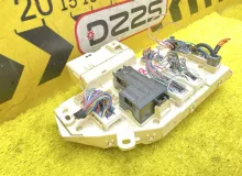 Блок предохранителей TOYOTA LAND CRUISER 2003 8273360130 UZJ100W 2UZFE, передний