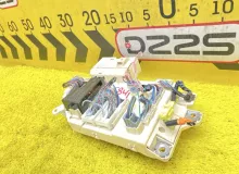 Блок предохранителей TOYOTA LAND CRUISER 2003 8273360130 UZJ100W 2UZFE, передний