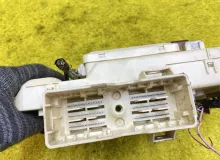 Блок предохранителей TOYOTA LAND CRUISER 2003 8273360130 UZJ100W 2UZFE, передний