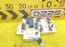 Блок предохранителей TOYOTA LAND CRUISER 2003 8273160090 UZJ100W 2UZFE, передний Блок предохранителей TOYOTA LAND CRUISER 2003 8273160090 UZJ100W 2UZFE, передний
