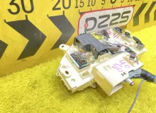 Блок предохранителей TOYOTA LAND CRUISER 2003 8273160090 UZJ100W 2UZFE, передний Блок предохранителей TOYOTA LAND CRUISER 2003 8273160090 UZJ100W 2UZFE, передний